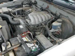 2003 Toyota Tacoma z VIN 5TEWN72N53Z253820, wystawiony jako IAAI lot #43343361 z przebiegiem 141 711 mil mil oraz . Historia ofert i sprzedaży dostępna na DreamBid. Obrazek 19.