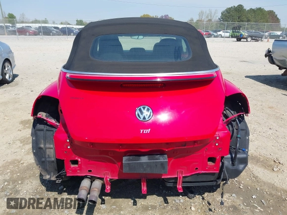 2015 Volkswagen Beetle с VIN 3VW5A7AT8FM817899, выставлен на аукционе IAAI как лот 41908409 с пробегом 134 420 миль миль и . История ставок и продаж доступна на DreamBid. Изображение 17.