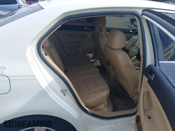 2008 Volkswagen Jetta SE with VIN 3VWRM71K28M003718, listed as a IAAI auction lot 42173542 with 294,829 mi miles and . Bid and sale history available at DreamBid. Image 8.