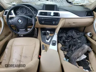 2012 BMW 3 Series 328i с VIN WBA3C1C50CF430403, выставлен на аукционе Copart как лот 56896395 с пробегом Не указан миль и Списание • Salvage title. История ставок и продаж доступна на DreamBid. Изображение 8.