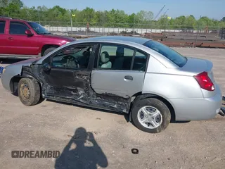 2004 Saturn ION ION 1 z VIN 1G8AF52F74Z107933, wystawiony jako IAAI lot #42108770 z przebiegiem 142 984 mil mil oraz . Historia ofert i sprzedaży dostępna na DreamBid. Obrazek 6.