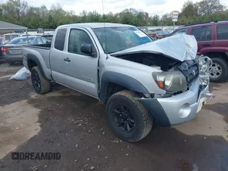 2008 Toyota Tacoma z VIN 5TEUU42N78Z570546, wystawiony jako IAAI lot #42176574 z przebiegiem 141 780 mil mil oraz . Historia ofert i sprzedaży dostępna na DreamBid. Obrazek 1.
