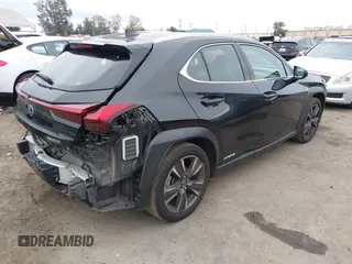 2021 Lexus UX 250h z VIN JTHX9JBHXM2049972, wystawiony jako IAAI lot #40956792 z przebiegiem 47 882 mil mil oraz . Historia ofert i sprzedaży dostępna na DreamBid. Obrazek 4.