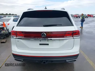 2024 Volkswagen Atlas SE z VIN 1V2JR2CA3RC508659, wystawiony jako IAAI lot #41430628 z przebiegiem 23 139 mil mil oraz . Historia ofert i sprzedaży dostępna na DreamBid. Obrazek 17.