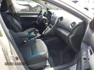 2009 Pontiac Vibe 1SA z VIN 5Y2SP67829Z430396, wystawiony jako IAAI lot #42363585 z przebiegiem 188 268 mil mil oraz . Historia ofert i sprzedaży dostępna na DreamBid. Obrazek 5.