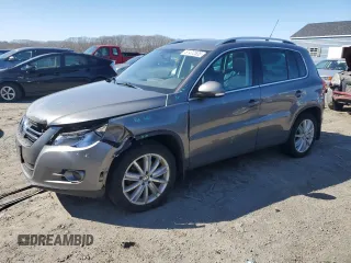 2011 Volkswagen Tiguan SEL z VIN WVGBV7AX7BW560527, wystawiony jako Copart lot #51472535 z przebiegiem 95 671 mil mil oraz Czysty tytuł • Clean title. Historia ofert i sprzedaży dostępna na DreamBid. Obrazek 1.