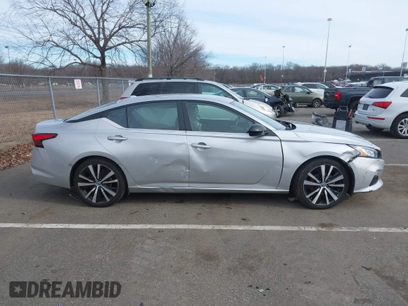 2022 Nissan Altima SR z VIN 1N4BL4CV9NN327401, wystawiony jako IAAI lot #41602929 z przebiegiem 61 130 mil mil oraz . Historia ofert i sprzedaży dostępna na DreamBid. Obrazek 13.