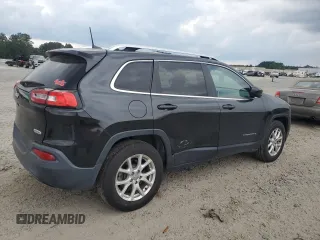 2016 Jeep Cherokee Latitude with VIN 1C4PJMCB8GW117946, listed as a Copart auction lot 50617765 with 135,859 mi miles and Salvage Title. Bid and sale history available at DreamBid. Image 3.