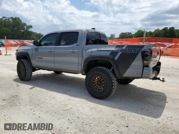 2020 Toyota Tacoma SR5 z VIN 3TMAZ5CN0LM115004, wystawiony jako Copart lot #55343295 z przebiegiem 82 865 mil mil oraz Nie do naprawy • Non repairable. Historia ofert i sprzedaży dostępna na DreamBid. Obrazek 2.