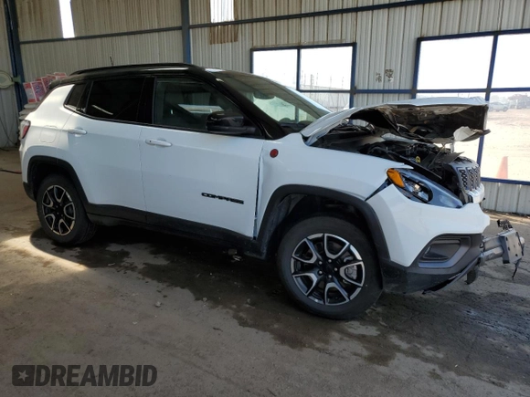 2024 Jeep Compass Trailhawk with VIN 3C4NJDDN1RT149839, listed as a Copart auction lot 61841965 with 29,038 mi miles and Clean title. Bid and sale history available at DreamBid. Image 4.
