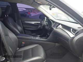 2019 Infiniti QX50 Essential z VIN 3PCAJ5M11KF122386, wystawiony jako IAAI lot #42403328 z przebiegiem 58 035 mil mil oraz . Historia ofert i sprzedaży dostępna na DreamBid. Obrazek 5.