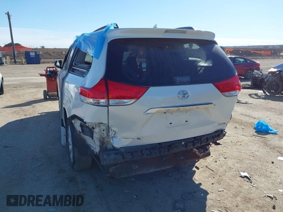 2011 Toyota Sienna XLE AAS with VIN 5TDYK3DCXBS126143, listed as a IAAI auction lot 41663238 with 154,238 mi miles. Bid and sale history available at carsss.com. Image 6.