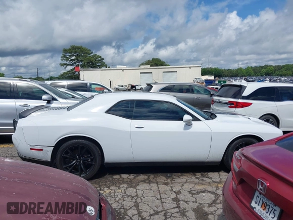2017 Dodge Challenger SXT z VIN 2C3CDZAG7HH633821, wystawiony jako IAAI lot #42242378 z przebiegiem 97 492 mil mil oraz . Historia ofert i sprzedaży dostępna na DreamBid. Obrazek 13.