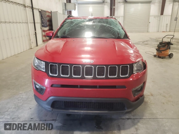 2018 Jeep Compass Latitude with VIN 3C4NJDBBXJT282516, listed as a Copart auction lot 52173835 with 101,761 mi miles and Salvage Title. Bid and sale history available at DreamBid. Image 5.
