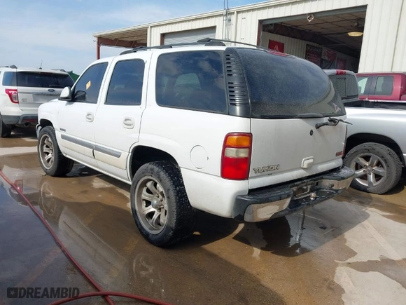 2002 GMC Yukon SLT with VIN 1GKEC13V02R300098, listed as a IAAI auction lot 41583951 with 247,780 mi miles. Bid and sale history available at carsss.com. Image 3.