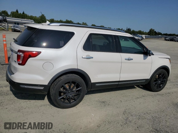 2018 Ford Explorer Platinum with VIN 1FM5K8HT8JGB32408, listed as a Copart auction lot 59819545 with 128,045 mi miles and Salvage title. Bid and sale history available at DreamBid. Image 3.