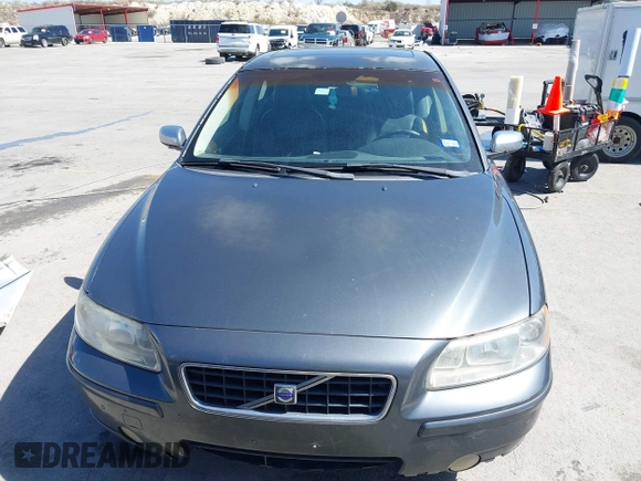 2006 Volvo S60 2.4L Turbo with VIN YV1RS547662555872, listed as a IAAI auction lot 41725749 with 137,641 mi miles. Bid and sale history available at carsss.com. Image 12.