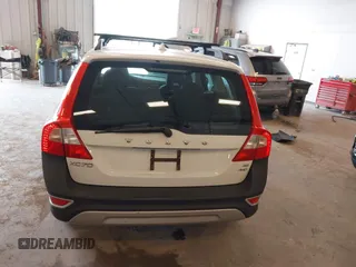 2008 Volvo XC70 с VIN YV4BZ982681005778, выставлен на аукционе IAAI как лот 42254211 с пробегом 123 609 миль миль и . История ставок и продаж доступна на DreamBid. Изображение 16.