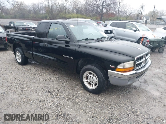 2000 Dodge Dakota with VIN 1B7GL22X6YS703226, listed as a IAAI auction lot 40849454 with 105,990 mi miles. Bid and sale history available at carsss.com. Image 1.