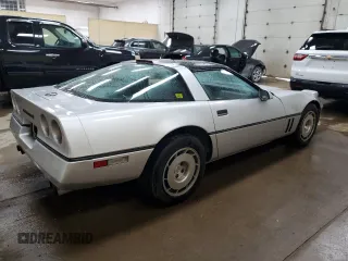 1986 Chevrolet Corvette z VIN 1G1YY0783G5107122, wystawiony jako Copart lot #54137435 z przebiegiem 154 656 mil mil oraz Czysty tytuł • Clean title. Historia ofert i sprzedaży dostępna na DreamBid. Obrazek 3.