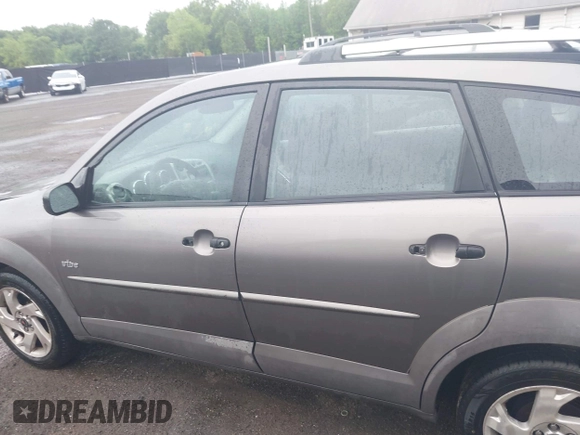 2003 Pontiac Vibe z VIN 5Y2SL62873Z445938, wystawiony jako IAAI lot #42195841 z przebiegiem 178 195 mil mil oraz . Historia ofert i sprzedaży dostępna na DreamBid. Obrazek 14.