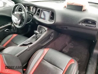 2019 Dodge Challenger R/T Scat Pack z VIN 2C3CDZFJ0KH540554, wystawiony jako Copart lot #56832535 z przebiegiem 59 298 mil mil oraz Szkoda całkowita • Salvage title. Historia ofert i sprzedaży dostępna na DreamBid. Obrazek 8.