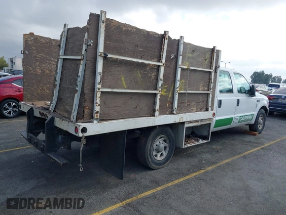 1999 Ford F-350 with VIN 1FDSW34S7XEC82702, listed as a IAAI auction lot 40346052 with 142,159 mi miles and . Bid and sale history available at DreamBid. Image 4.
