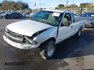 2001 Chevrolet S-10 LS with VIN 1GCCS195X1K143328, listed as a IAAI auction lot 41420982 with 282,852 mi miles and . Bid and sale history available at DreamBid. Image 2.