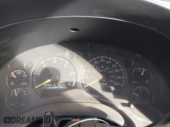 2000 Chevrolet Blazer LT z VIN 1GNDT13W6Y2383741, wystawiony jako IAAI lot #40957201 z przebiegiem 215 604 mil mil oraz . Historia ofert i sprzedaży dostępna na DreamBid. Obrazek 7.