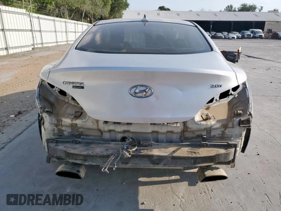 2011 Hyundai Genesis Coupe z VIN KMHHT6KDXBU042776, wystawiony jako Copart lot #57615765 z przebiegiem 200 352 mil mil oraz Szkoda całkowita • Salvage title. Historia ofert i sprzedaży dostępna na DreamBid. Obrazek 6.