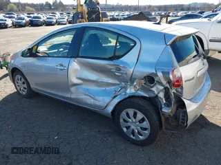 2014 Toyota Prius One z VIN JTDKDTB32E1574607, wystawiony jako IAAI lot #41724312 z przebiegiem 102 612 mil mil oraz . Historia ofert i sprzedaży dostępna na DreamBid. Obrazek 3.