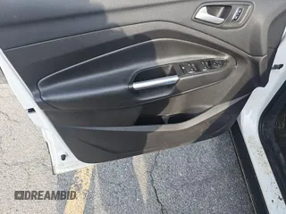 2017 Ford Escape SE z VIN 1FMCU9GD0HUD44281, wystawiony jako IAAI lot #42573170 z przebiegiem 99 085 mil mil oraz . Historia ofert i sprzedaży dostępna na DreamBid. Obrazek 24.