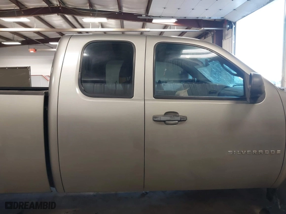2009 Chevrolet Silverado 1500 LT with VIN 1GCEK29059Z253872, listed as a IAAI auction lot 41325279 with 45,495 mi miles. Bid and sale history available at carsss.com. Image 13.