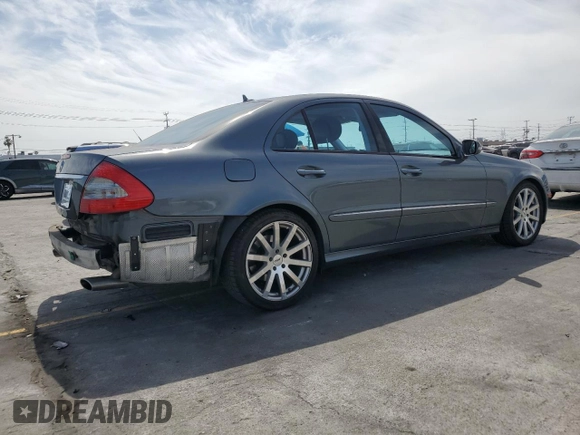 2008 Mercedes-Benz E 350 Luxury z VIN WDBUF56X98B359198, wystawiony jako Copart lot #57625445 z przebiegiem 69 973 mil mil oraz Szkoda całkowita • Salvage title. Historia ofert i sprzedaży dostępna na DreamBid. Obrazek 3.