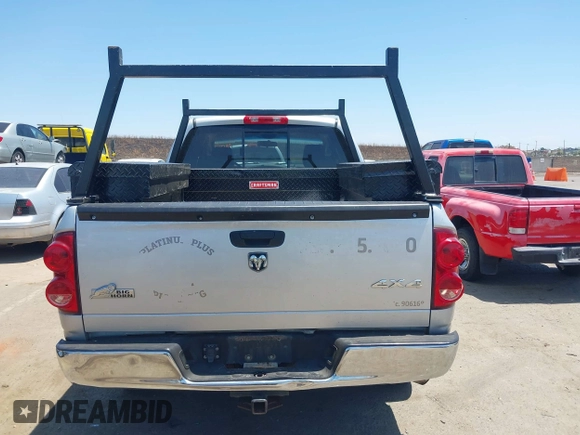 2008 Dodge 1500 SLT z VIN 1D7HU18208S623689, wystawiony jako IAAI lot #42402354 z przebiegiem 193 289 mil mil oraz . Historia ofert i sprzedaży dostępna na DreamBid. Obrazek 16.