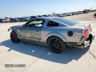 2008 Ford Mustang GT Deluxe z VIN 1ZVHT82H885154382, wystawiony jako Copart lot #51860665 z przebiegiem Nie podano mil oraz Szkoda całkowita • Salvage title. Historia ofert i sprzedaży dostępna na DreamBid. Obrazek 2.
