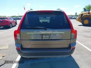2010 Volvo XC90 I6 с VIN YV4982CZ3A1545799, выставлен на аукционе IAAI как лот 42298055 с пробегом 160 859 миль миль и . История ставок и продаж доступна на DreamBid. Изображение 16.