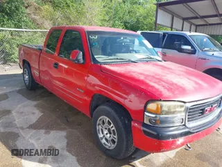 2000 GMC New Sierra 1500 SLE with VIN 1GTEC19V4YZ273841, listed as a IAAI auction lot 41981942 with 357,003 mi miles. Bid and sale history available at carsss.com. Image 1.