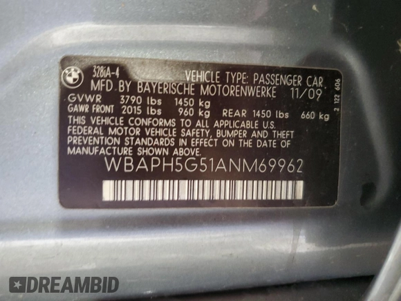 2010 BMW 3 Series 328i z VIN WBAPH5G51ANM69962, wystawiony jako Copart lot #54676555 z przebiegiem 173 498 mil mil oraz Czysty tytuł • Clean title. Historia ofert i sprzedaży dostępna na DreamBid. Obrazek 12.