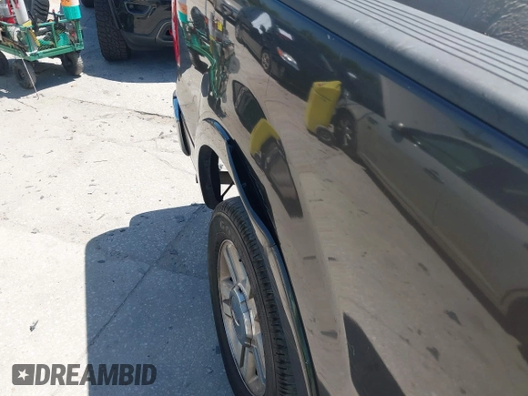 2007 Ford F-150 XL z VIN 1FTPX12V77KC87862, wystawiony jako IAAI lot #42080803 z przebiegiem 107 643 mil mil oraz . Historia ofert i sprzedaży dostępna na DreamBid. Obrazek 6.