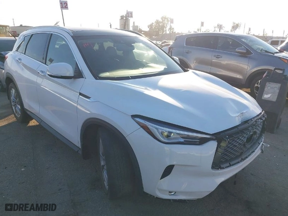 2021 Infiniti QX50 LUXE with VIN 3PCAJ5BA8MF102626, listed as a IAAI auction lot 38420561 with 30,436 mi miles. Bid and sale history available at carsss.com. Image 1.
