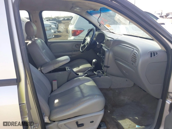 2008 Chevrolet TrailBlazer LT w/1LT with VIN 1GNDS13S482142888, listed as a IAAI auction lot 41375545 with 1 mi miles. Bid and sale history available at carsss.com. Image 5.