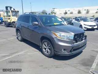 2015 Toyota Highlander XLE with VIN 5TDJKRFH9FS167771, listed as a IAAI auction lot 41959298 with 174,835 mi miles. Bid and sale history available at carsss.com. Image 1.
