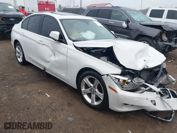 2015 BMW 3 Series 328i xDrive z VIN WBA3B3C58FF546547, wystawiony jako IAAI lot #42110427 z przebiegiem 90 872 mil mil oraz . Historia ofert i sprzedaży dostępna na DreamBid. Obrazek 1.