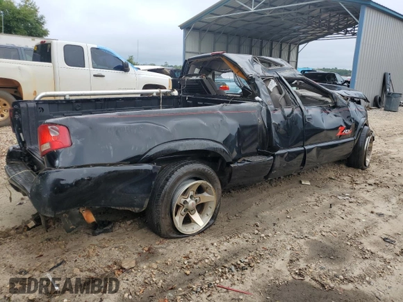 2003 GMC Sonoma with VIN 1GTCS19H038270227, listed as a Copart auction lot 61437014 with Not Provided miles and Non Repairable. Bid and sale history available at DreamBid. Image 3.