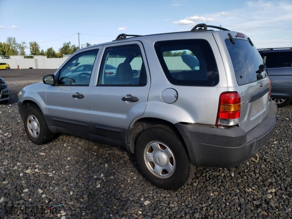 2007 Ford Escape XLS with VIN 1FMYU92Z97KA43155, listed as a Copart auction lot 75567154 with 240,603 mi miles and Salvage Title. Bid and sale history available at carsss.com. Image 2.