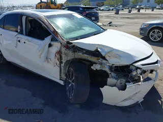 2018 Toyota Camry LE z VIN 4T1B11HKXJU146770, wystawiony jako IAAI lot #41708233 z przebiegiem 106 172 mil mil oraz . Historia ofert i sprzedaży dostępna na DreamBid. Obrazek 6.