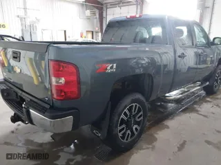 2011 Chevrolet Silverado 2500HD LT with VIN 1GC1KXCG2BF257662, listed as a IAAI auction lot 41577767 with 126,884 mi miles. Bid and sale history available at carsss.com. Image 4.