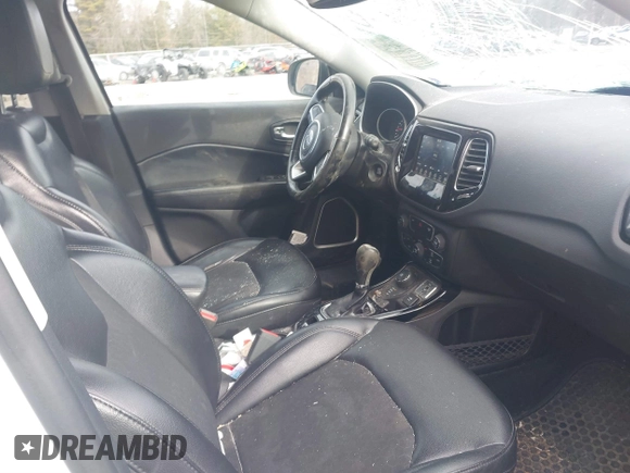 2019 Jeep Compass Latitude with VIN 3C4NJDBB6KT593118, listed as a IAAI auction lot 41747020 with 118,854 mi miles. Bid and sale history available at carsss.com. Image 5.