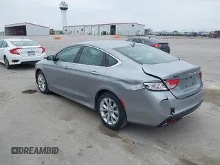 2015 Chrysler 200 C z VIN 1C3CCCCG4FN543074, wystawiony jako IAAI lot #42070831 z przebiegiem 39 376 mil mil oraz . Historia ofert i sprzedaży dostępna na DreamBid. Obrazek 3.